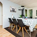 Casa de Férias Family Fun With Indoor Pool - By Traum